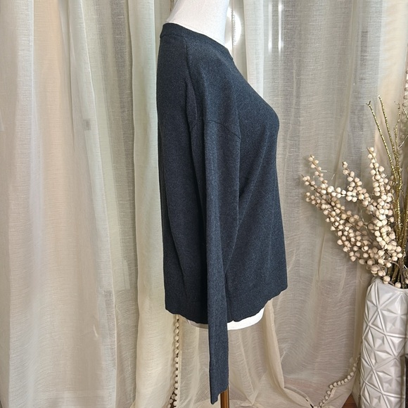 Lululemon Cashmere blend Sz 4 Grey Sweater Excellent Condition - Picture 5 of 9